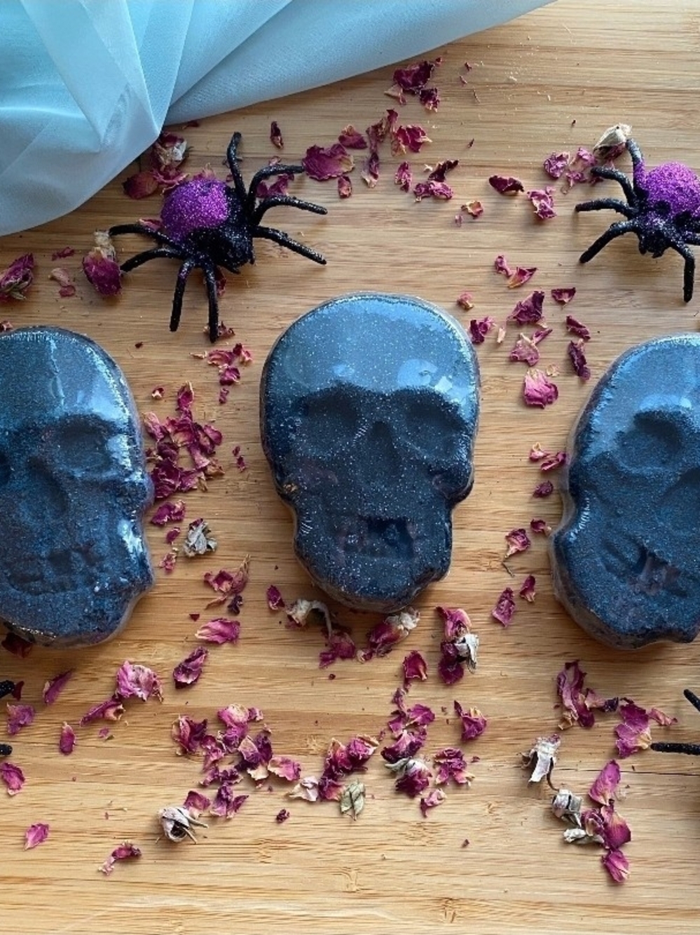 Handmade Skull Scented Bath Bombs– Halloween- Goth- Whimsy